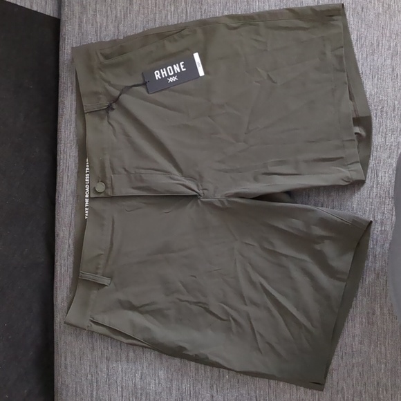 Rhone Men's Flat Front 8" Inseam Resort Short Survivor Green Size 38 NWT - Picture 1 of 5